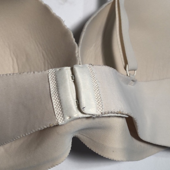 Victoria Secret under wire bra - Picture 4 of 10